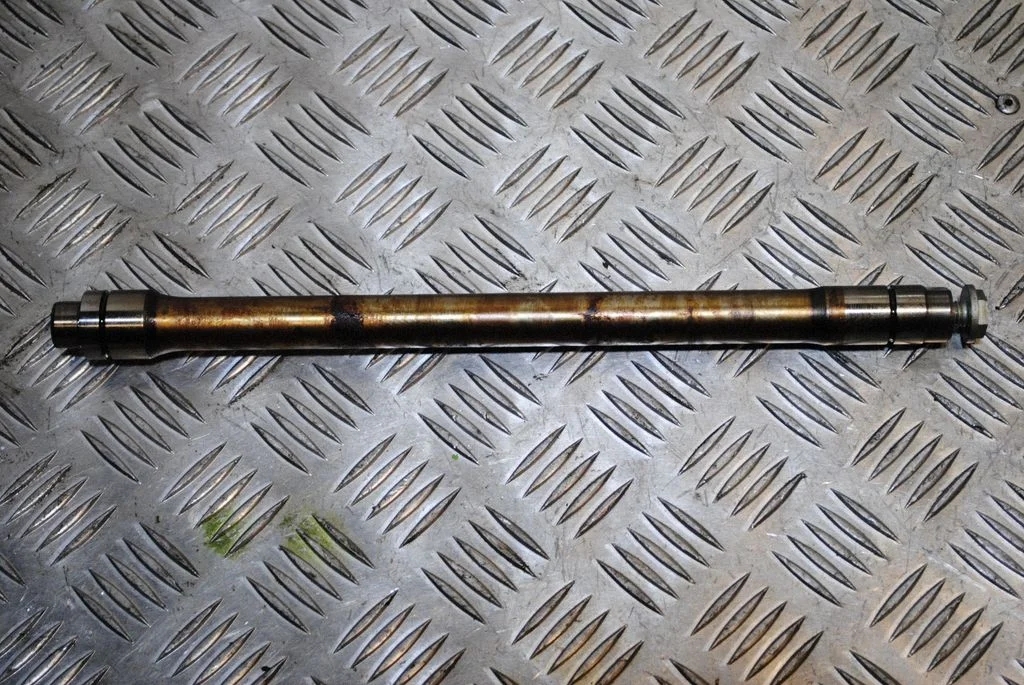 Balansa vārpsta 06E103273AC