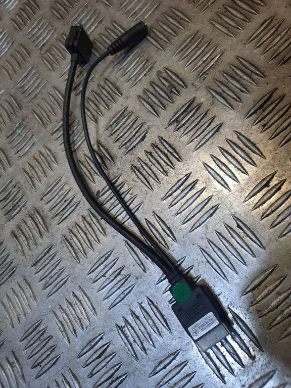 iPod connector socket – Mercedes-Benz ML-Class W166 (2012-2017)