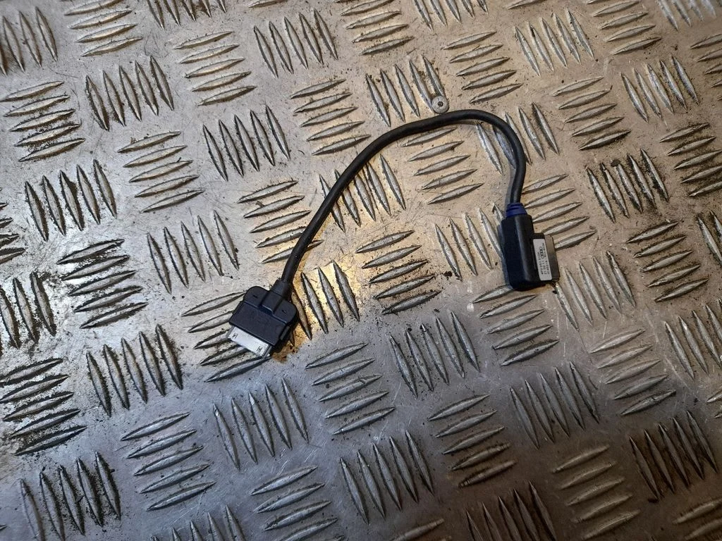 iPod ligzda 4F0051510K
