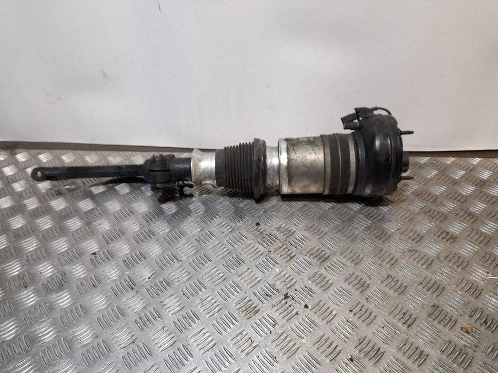 Priekšējais pneimatiskais (gaisa) spilvens 4G0616039AB