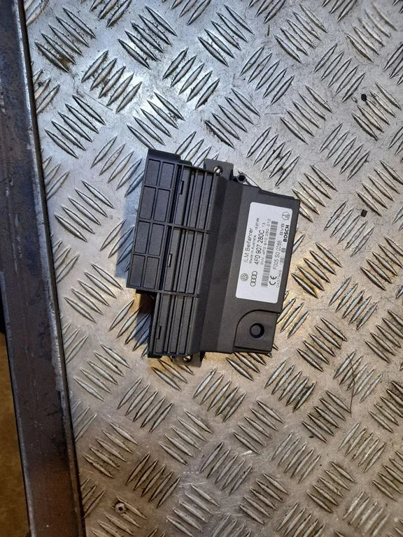 Barošanas vadības bloks 4F0907280C