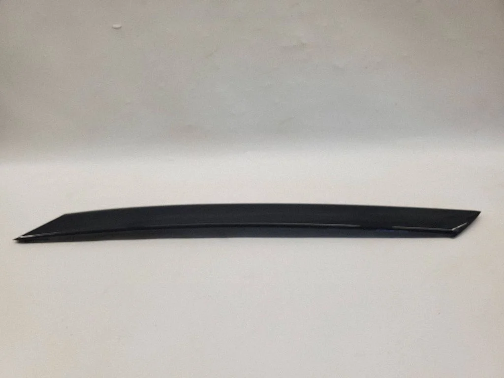 Vējstikla apdare LB5BS03682