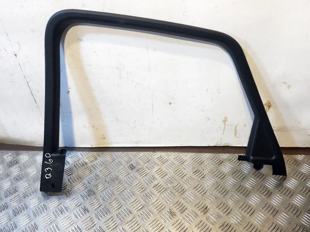 Rear door window/glass frame 8U0867672