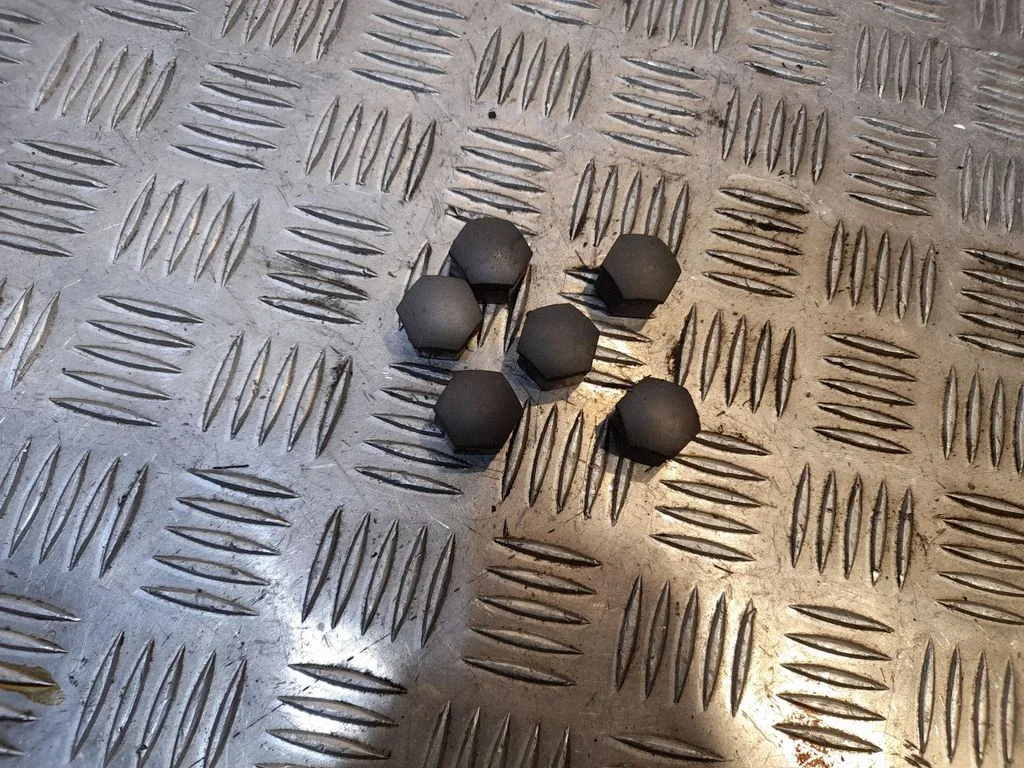 Wheel nut cap/cover 321601173B