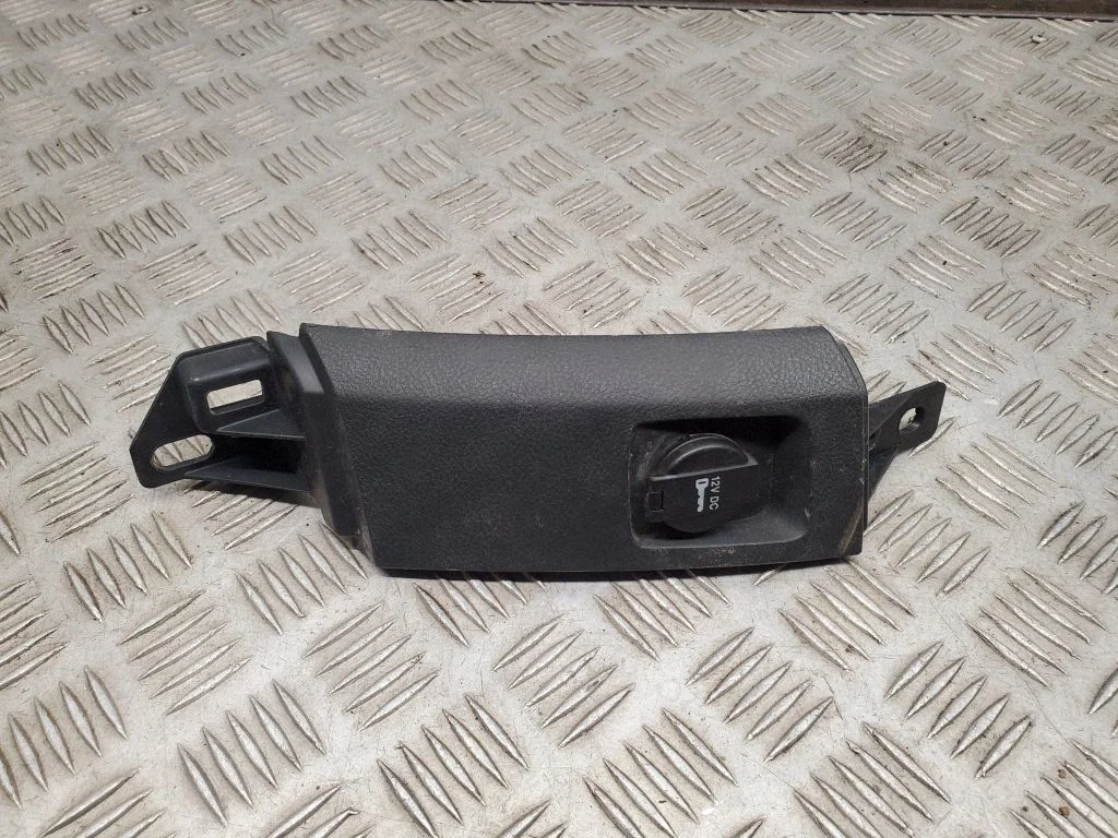 12 V ligzda (priekšā) 1HR95TRMAB