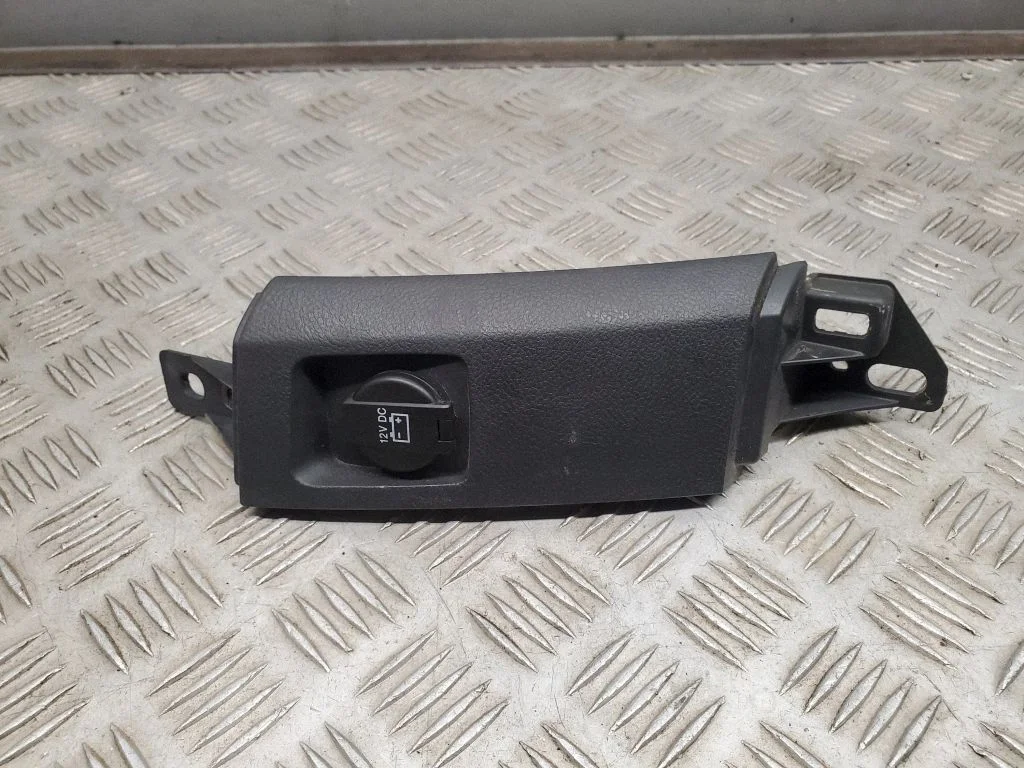 12 V ligzda (priekšā) 1HR94TRMAB