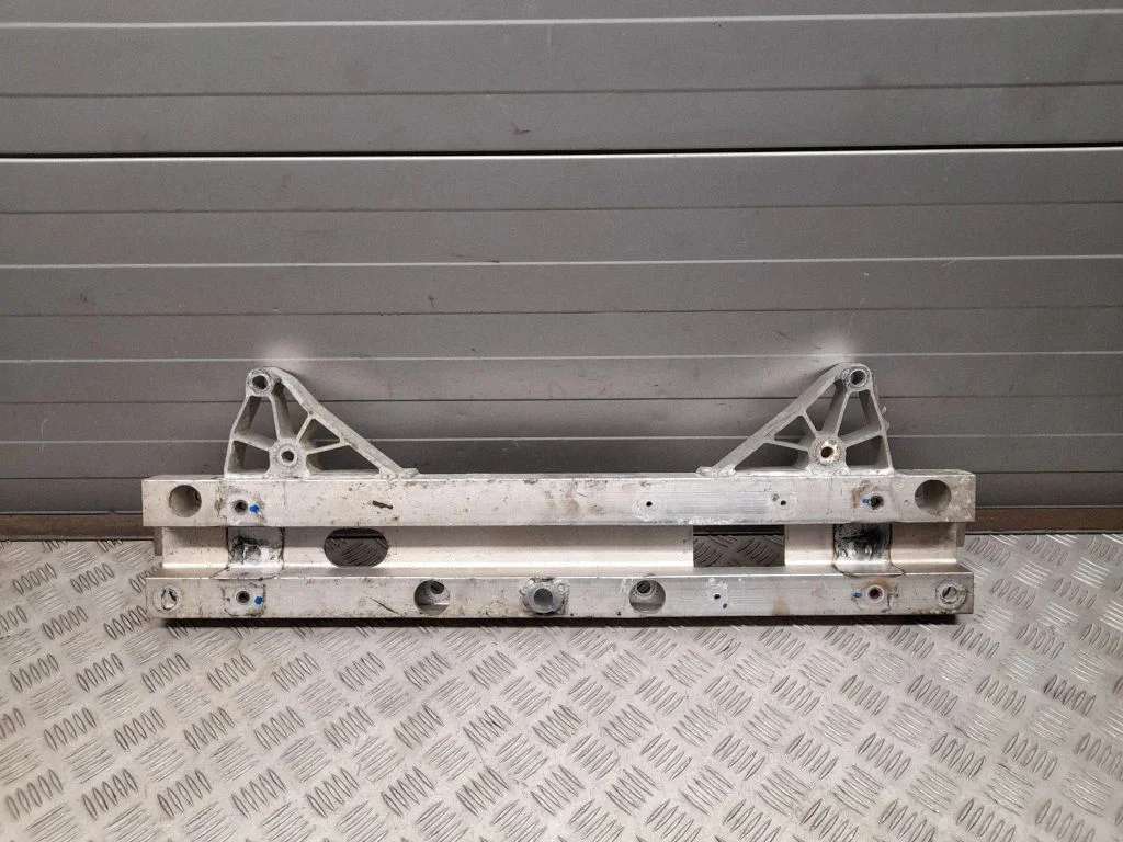 Roolilati kinnitusklamber 68223606AB