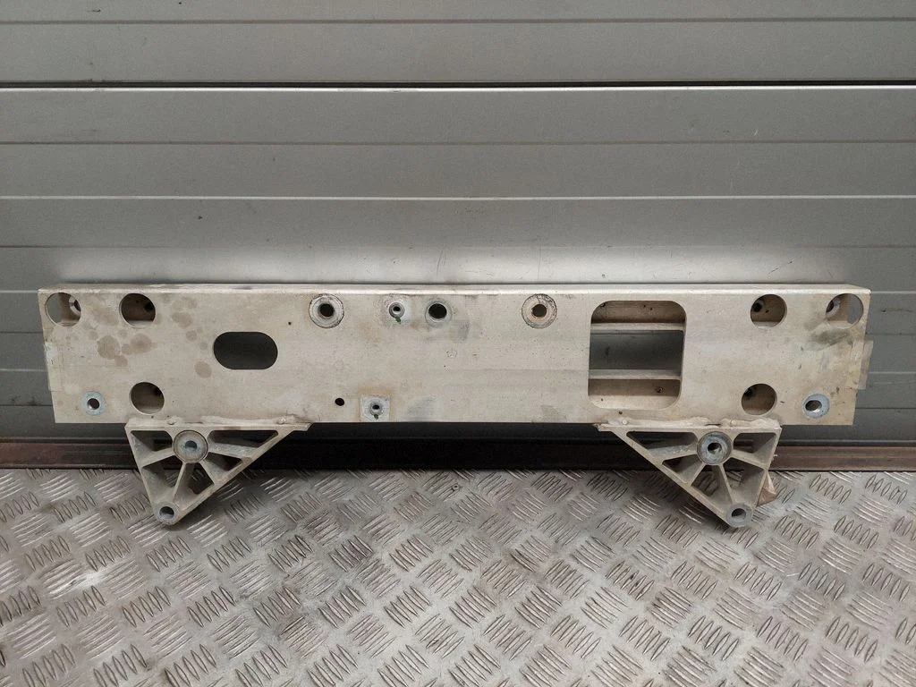 Stūres reduktora stiprinājuma kronšteins 68223606AC