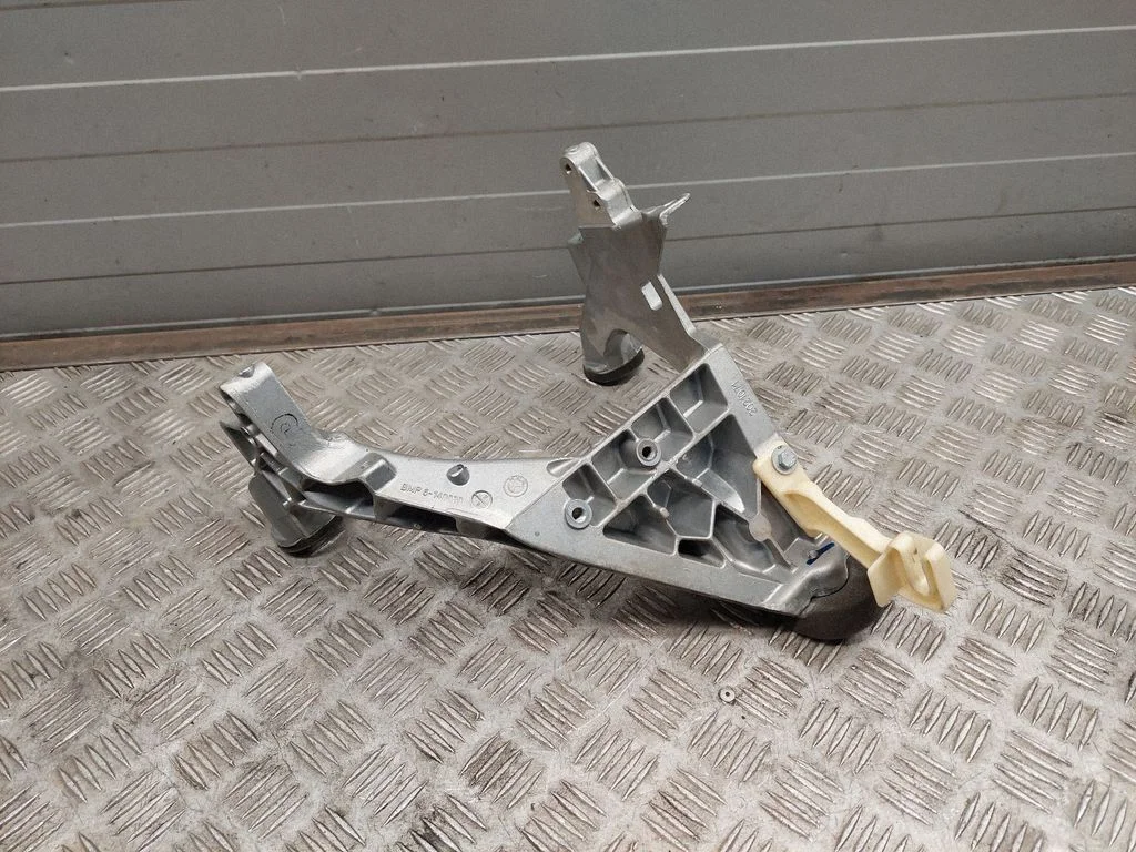 Steering rack mounting bracket – BMW 5 Series F10 F11 (2009-2016)