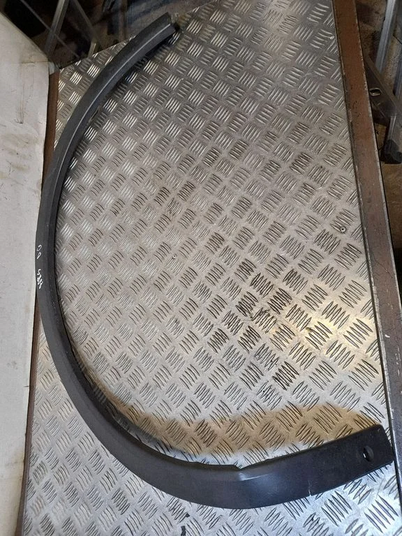 Tagumise poritiiva liist – Porsche Cayenne (92A) (2010-2017)