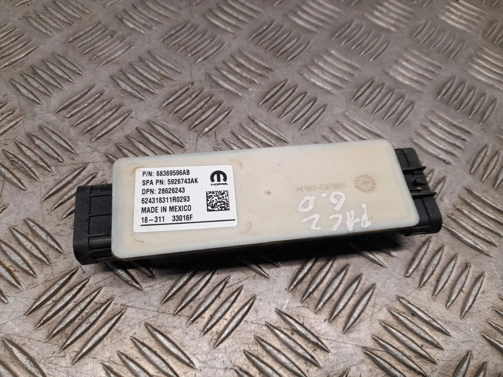 Sānu bīdāmo durvju ECU modulis 68369596AB