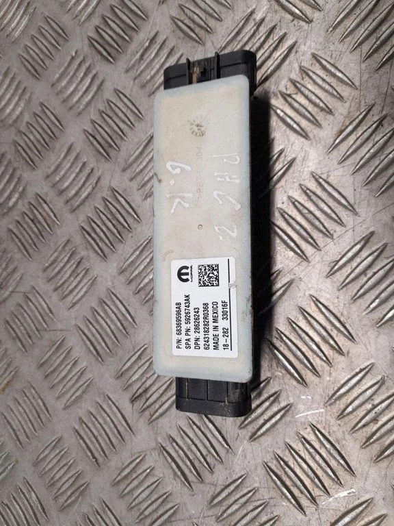 Sānu bīdāmo durvju ECU modulis 68369596AB