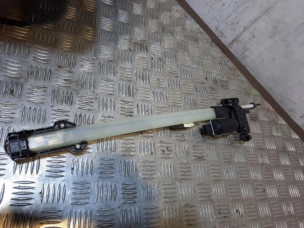 Aizmugurējā loga aizkariņš 4H0803809D