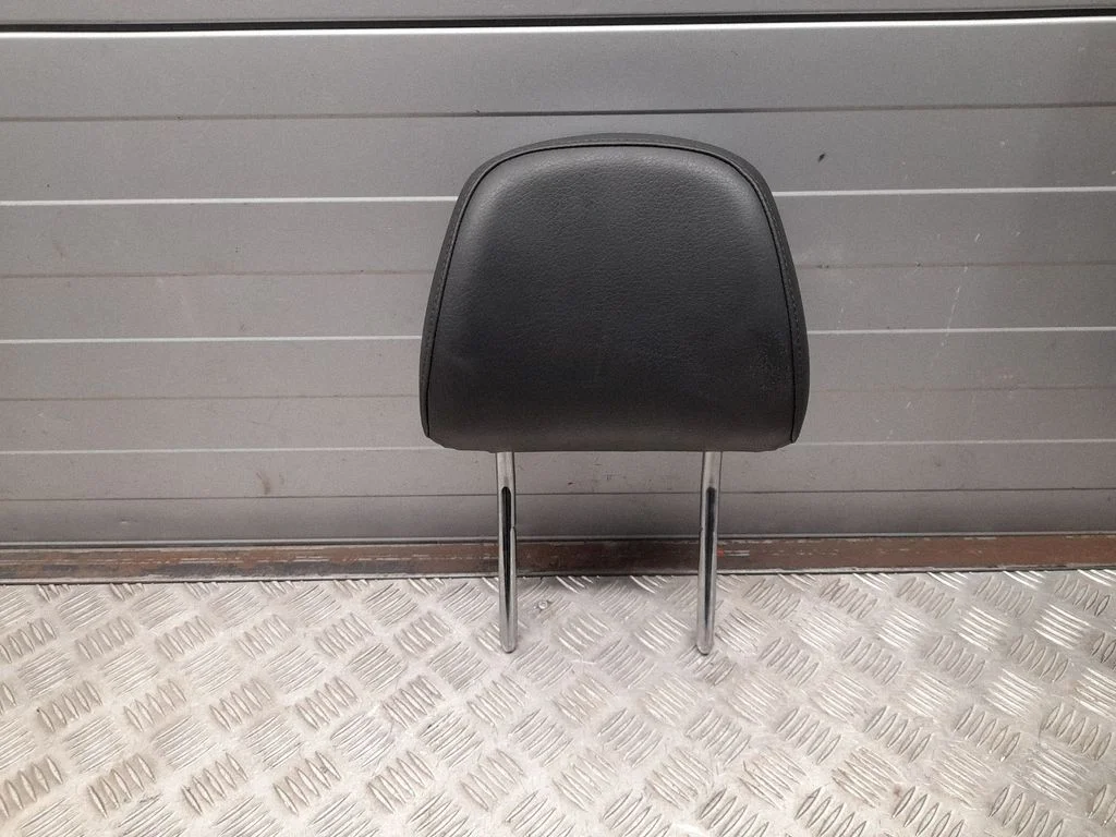 Priekšējā sēdekļa pagalvis – priekšējā kreisā