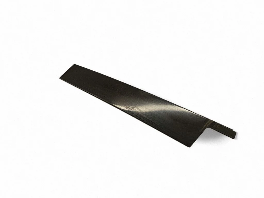 Front door glass trim molding – Porsche Macan (95B) (2014-2018)