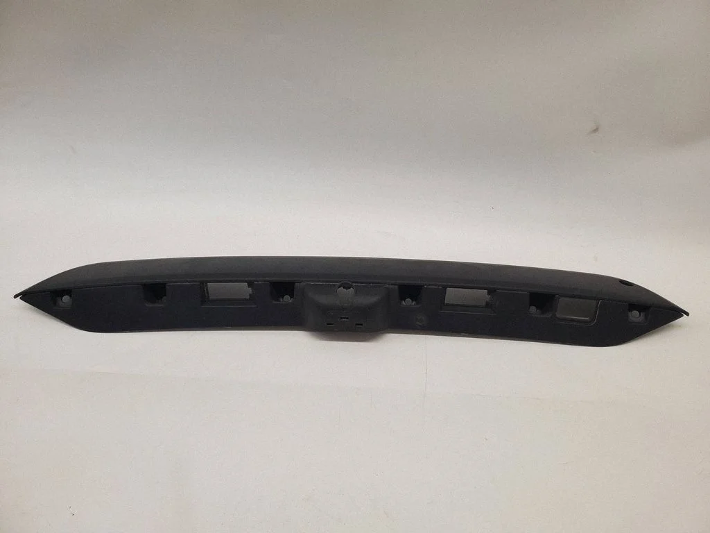 Aizmugurējā vāka numura zīmes apgaismojuma josla LB5BS42509