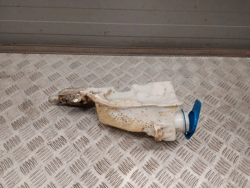 Logu šķidruma tvertnes uzpildes caurulīte 5Q0955449AF