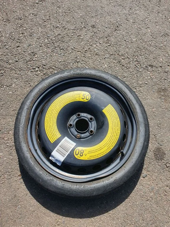 R19 rezerves ritenis 8W0601010