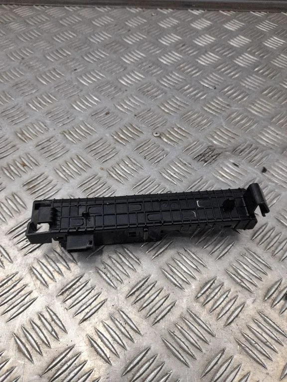 Antenna control unit HC3T18D816AC