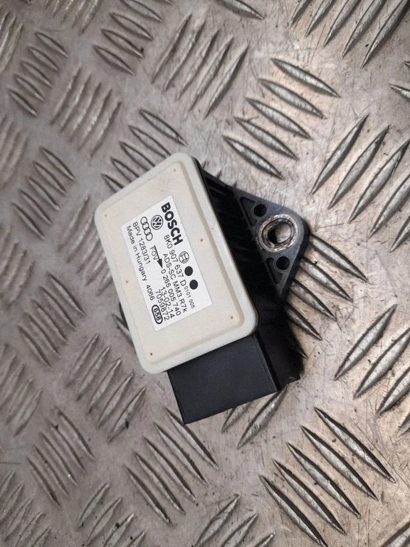 ESP (stabilitātes sistēmas) vadības bloks 8K0907637D