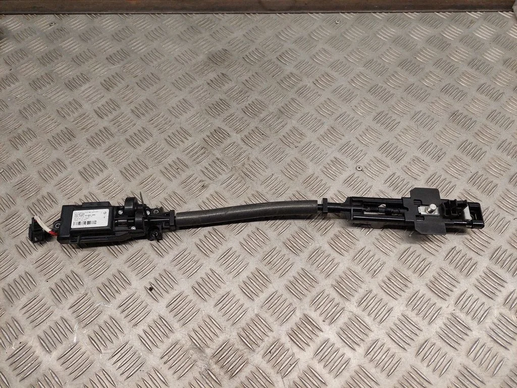Seat belt adjustment motor – Audi A8 S8 D4 4H (2010-2016)