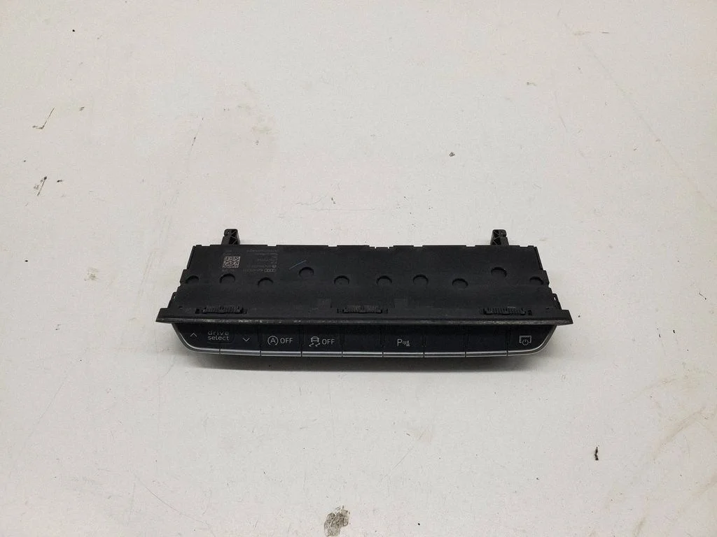 A set of switches – Audi A5 (2016-2024)