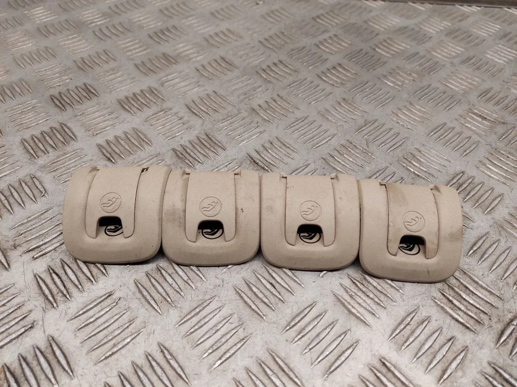 ISOFIX vāciņš 8R0887233