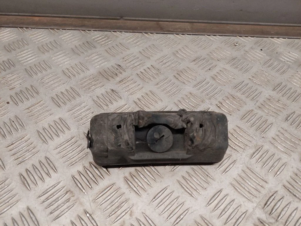 Jacking socket point – Mercedes-Benz E-Class C207 W207 (2009-2017)