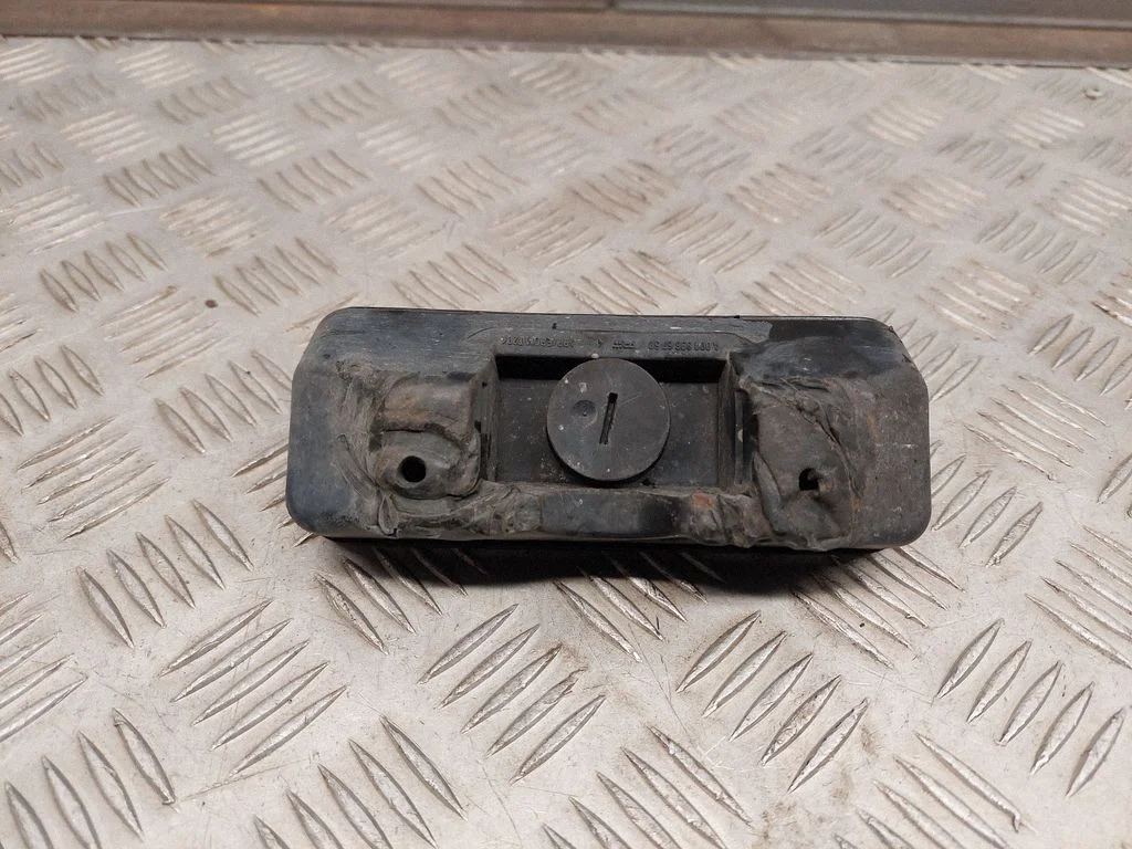 Jacking socket point – Mercedes-Benz E-Class C207 W207 (2009-2017)