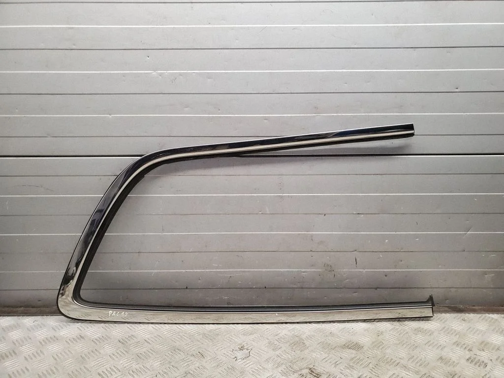 Aizmugurējā sāna stikla apdare – Chrysler Pacifica (2017-)