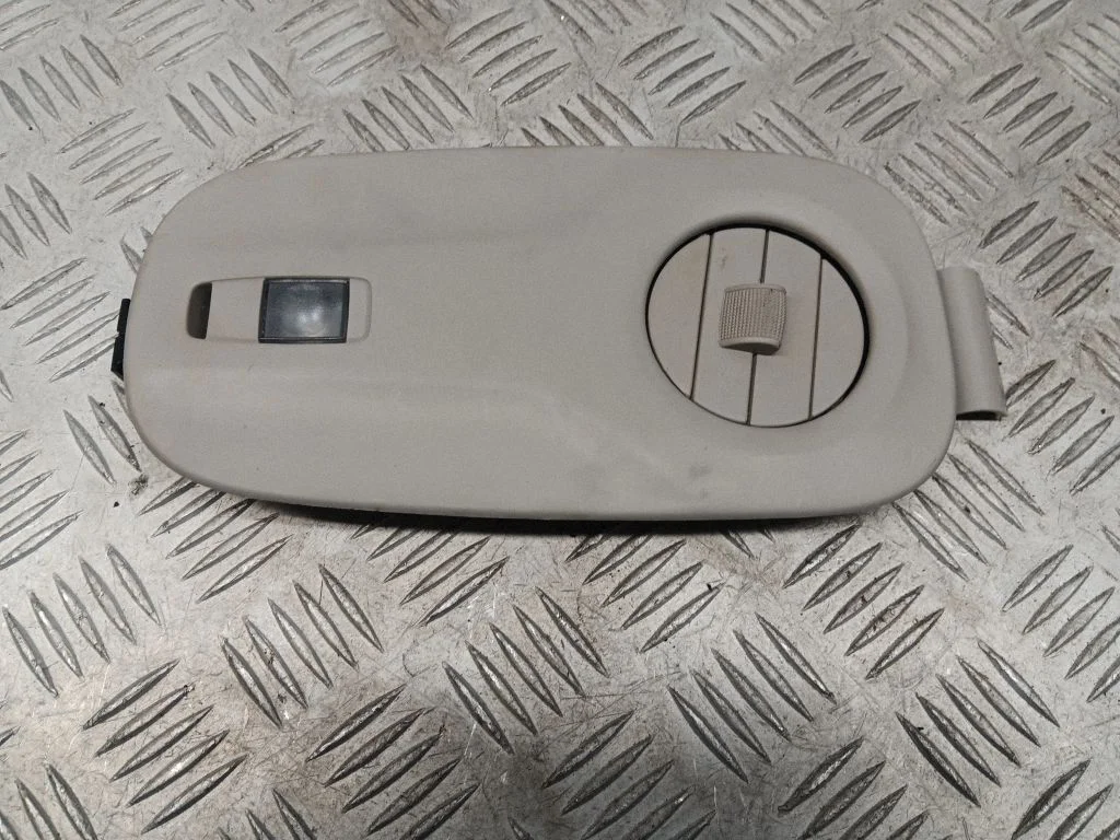 Laevoodri õhutusrest 55057421AC