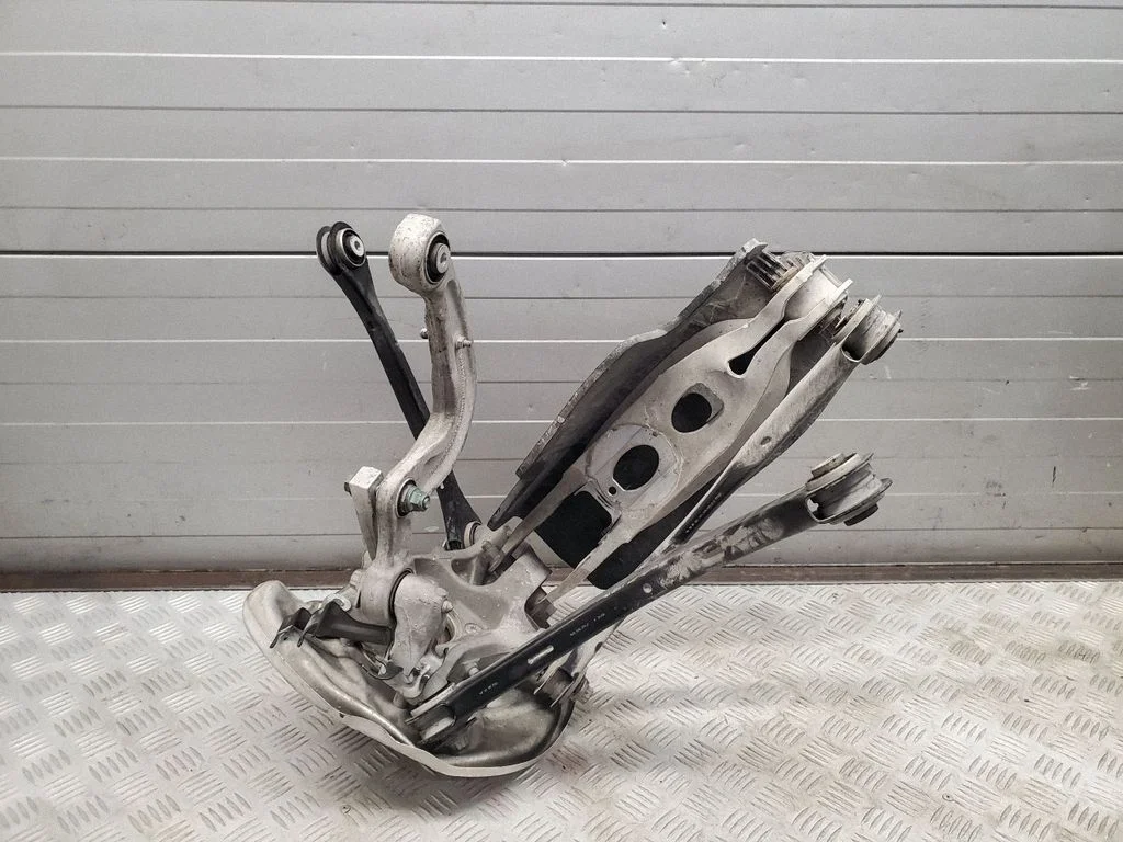 Aizmugurējās balstiekārtas komplekts 8W0505323F