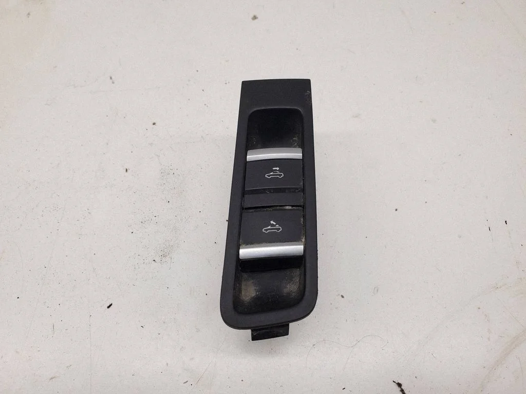 Salokāmā jumta slēdzis 8W7959727