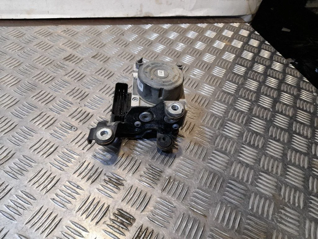 ABS bloks EG9C2C405AE
