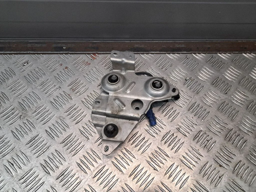 ABS-pumba kinnitus 4G0614235