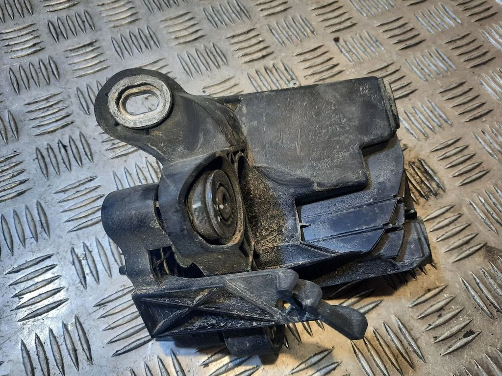 ABS sūkņa kronšteins A2124300410
