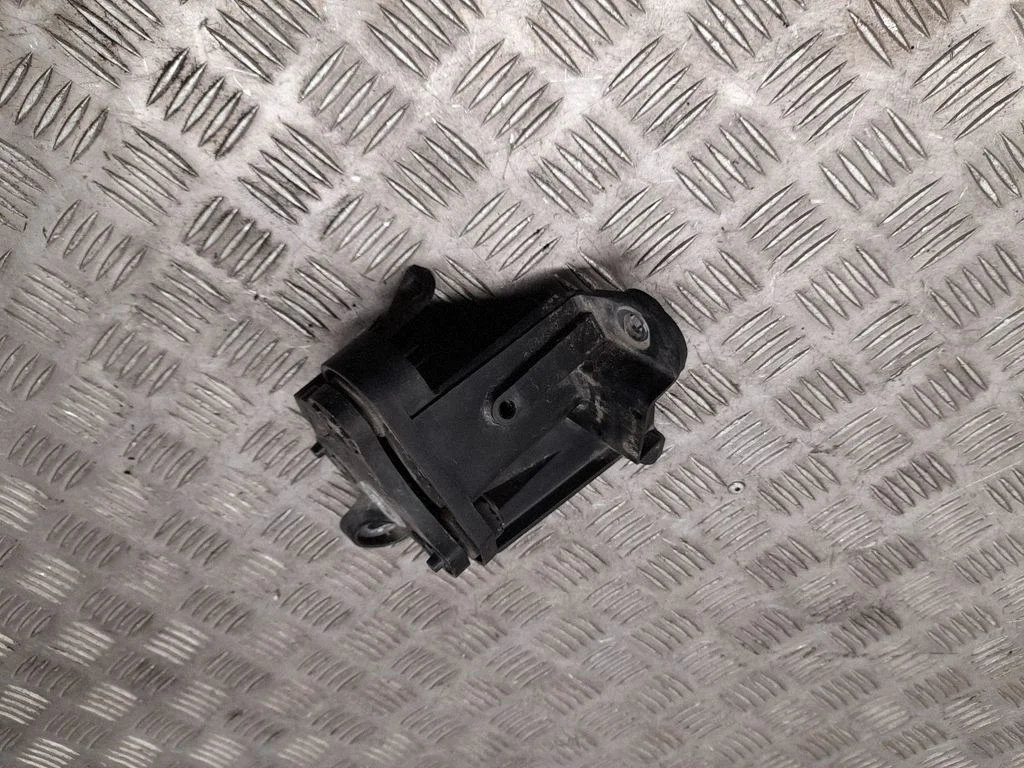 ABS sūkņa kronšteins A2124300510