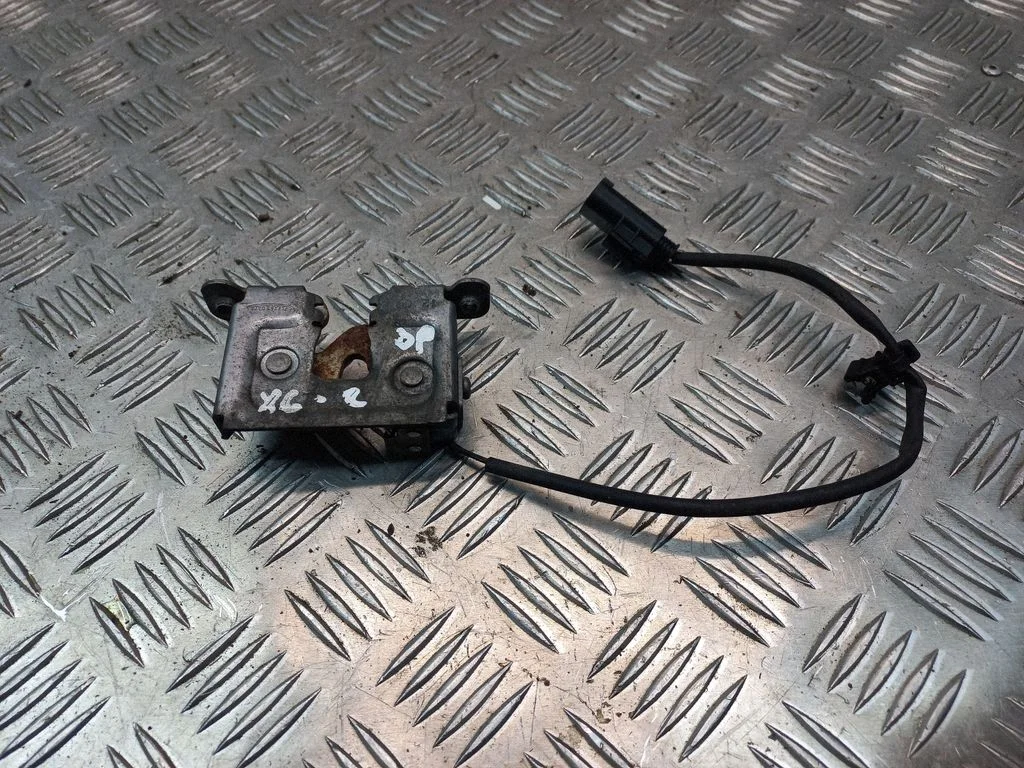 Motora pārsega slēdzene – BMW X6 E71 (2008-2014)