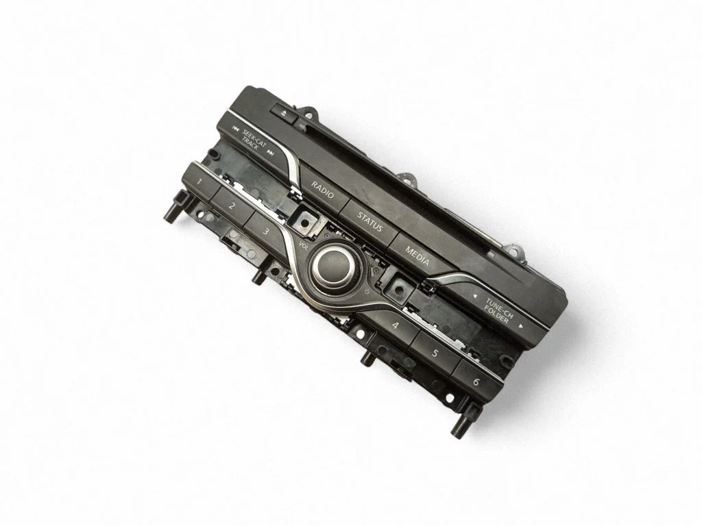 Radio/CD/DVD/GPS head unit 5DA1B21E0601