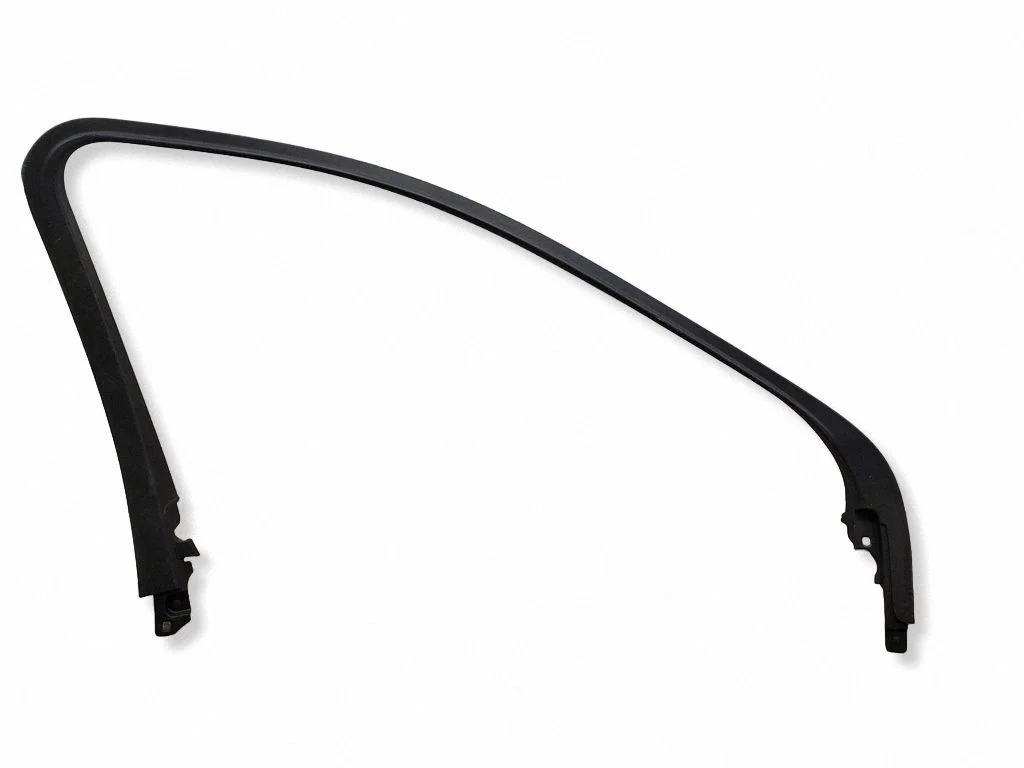 Front door glass trim molding 84588750