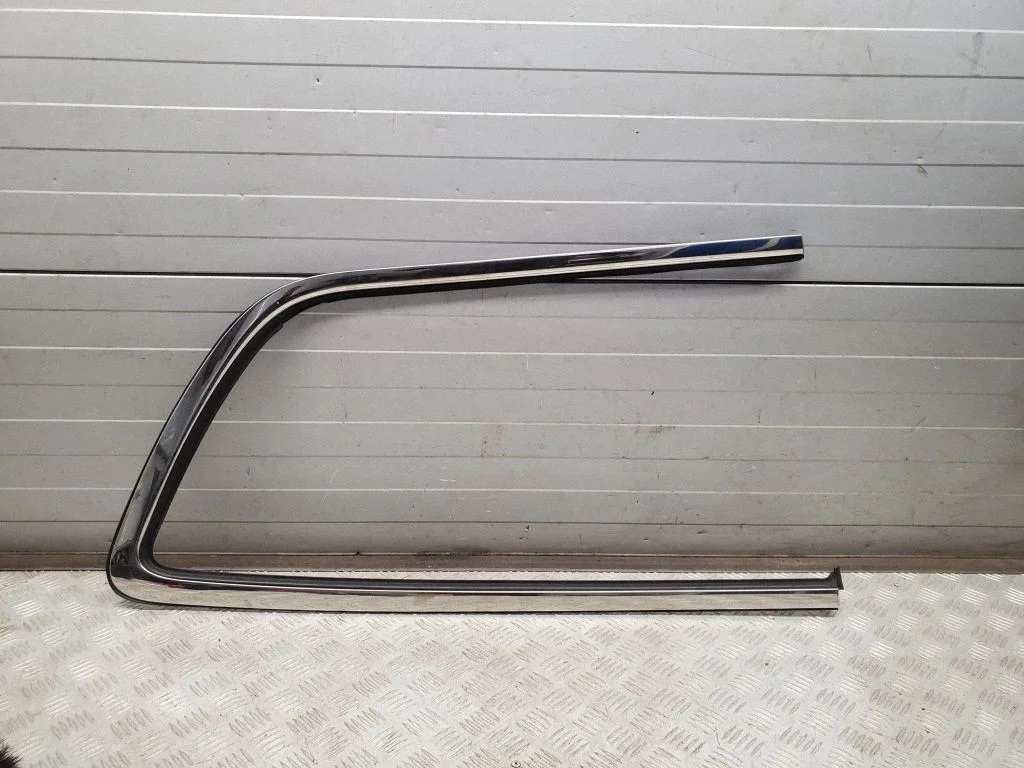 Rear side glass trim 68227297AC