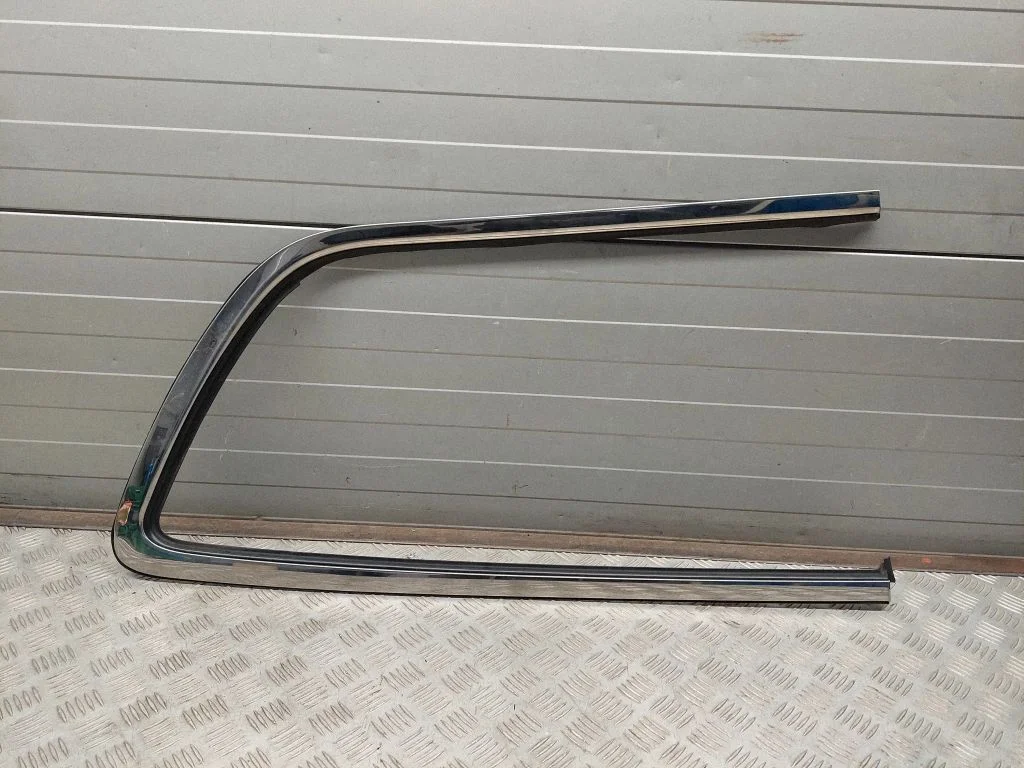 Rear side glass trim 68227297AB