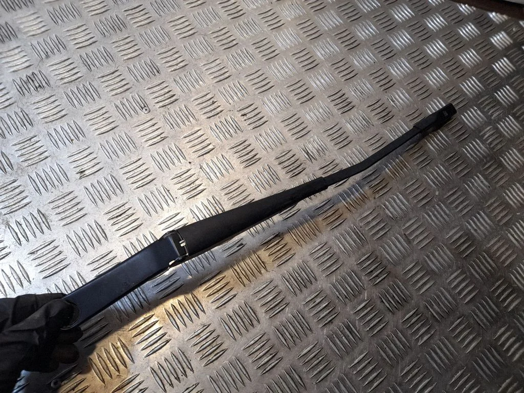 Front wiper blade arm – Audi A6 S6 C7 4G (2011-2018)