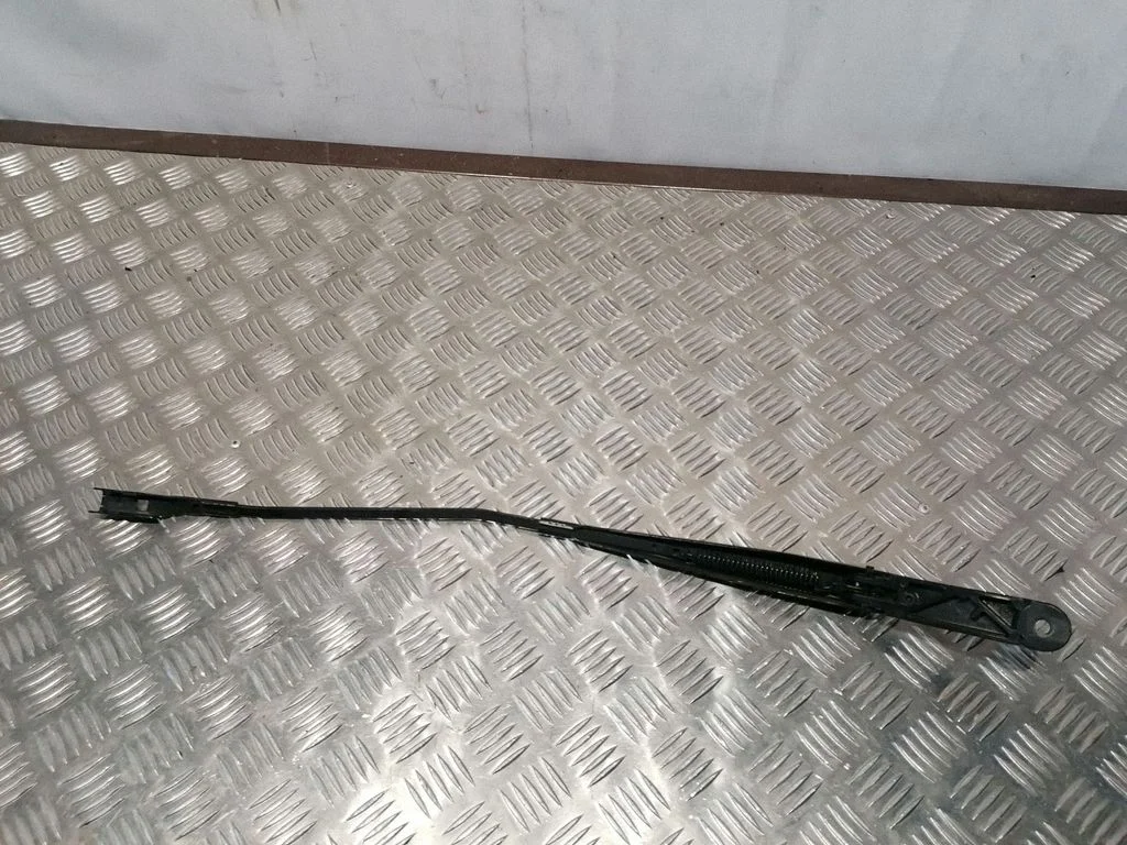 Windshield/front glass wiper blade – Audi Q5 SQ5 8R (2008-2017)