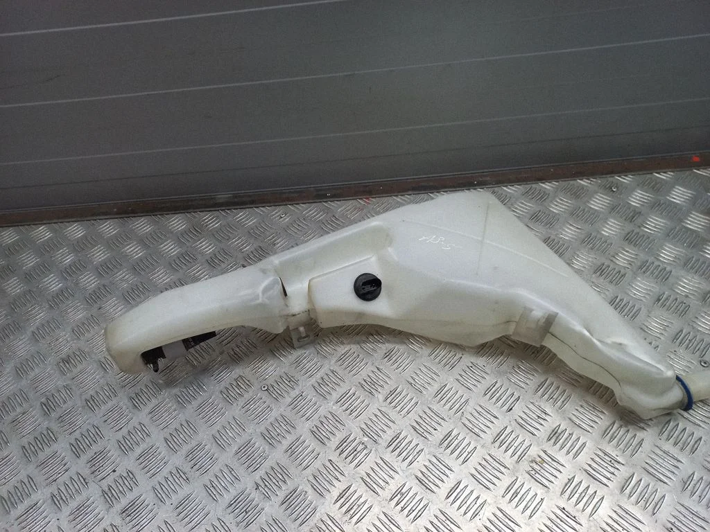 Logu mazgāšanas šķidruma tvertne 4H0955451C