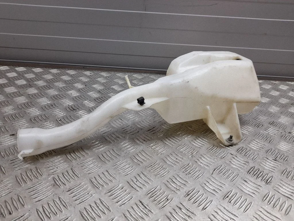 Windshield washer fluid reservoir/tank – Ford Mustang VI (2015-)
