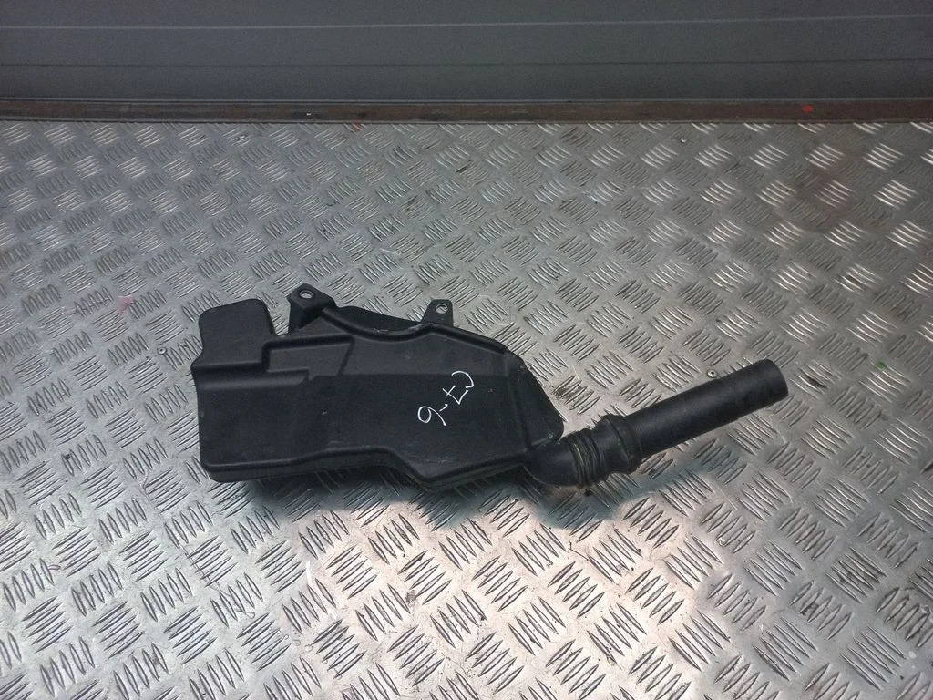 Klaasipesuvedeliku paak – Audi A6 S6 C7 4G (2011-2018)