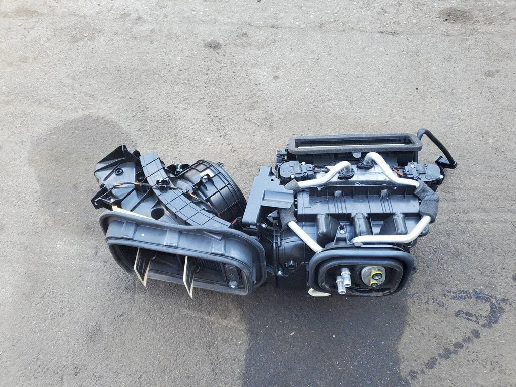 Salongi kütte- ja kliimaploki komplekt – Volvo S90, V90 (2016-)