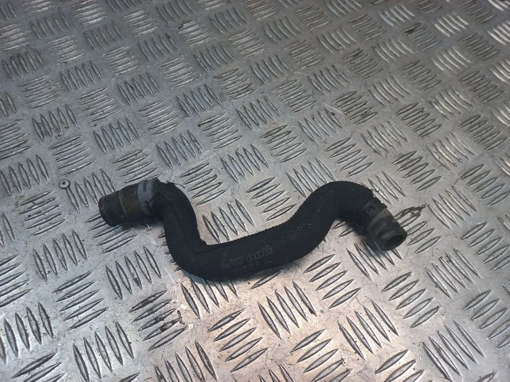 Mootori jahutusvedeliku toru / voolik 4H0121471D