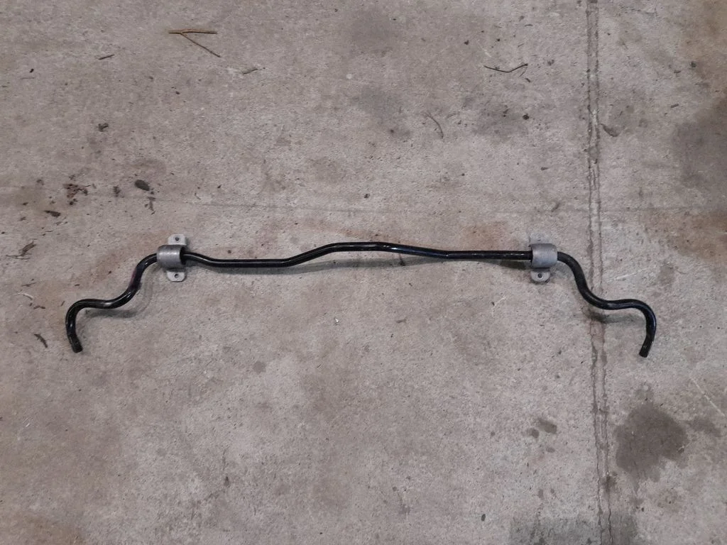 Tagumine stabilisaator – Audi A4 S4 B9 (2015-2019)